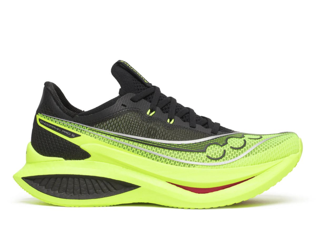 Saucony Endorphin Pro 5 avis : une super-shoe stable et sérieuse, mais plus tout à fait en avance